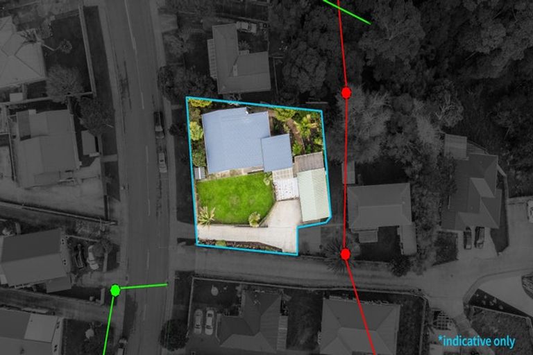 Photo of property in 129 Sunnyside Road, Sunnyvale, Auckland, 0612