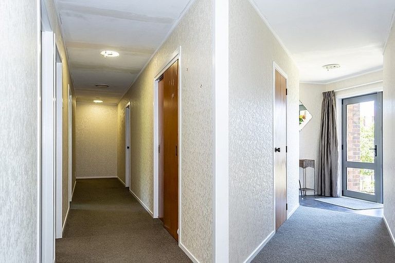 Photo of property in 12 Eton Place, Spotswood, New Plymouth, 4310