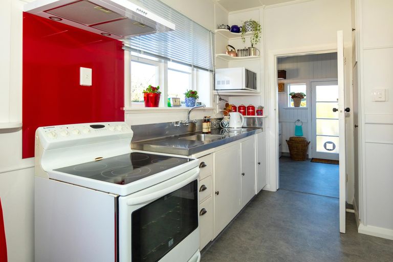 Photo of property in 8 Angland Avenue, Kensington, Timaru, 7910