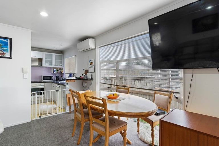 Photo of property in 20a Nogat Avenue, Papatoetoe, Auckland, 2024