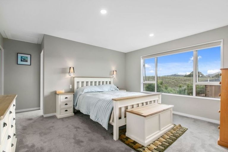 Photo of property in 12 Seaview Crescent, Hatfields Beach, Orewa, 0931