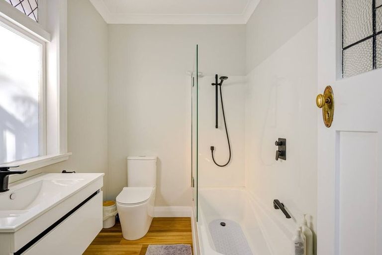 Photo of property in 565 Broadway, Miramar, Wellington, 6022