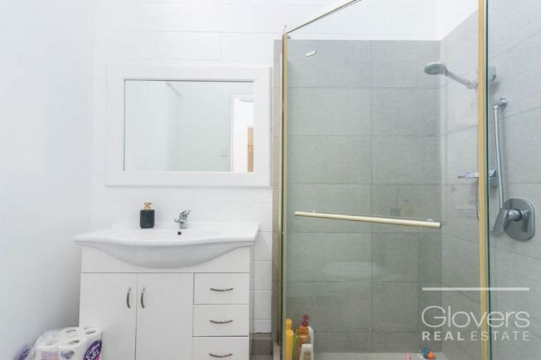 Photo of property in 5/109a Te Atatu Road, Te Atatu South, Auckland, 0610