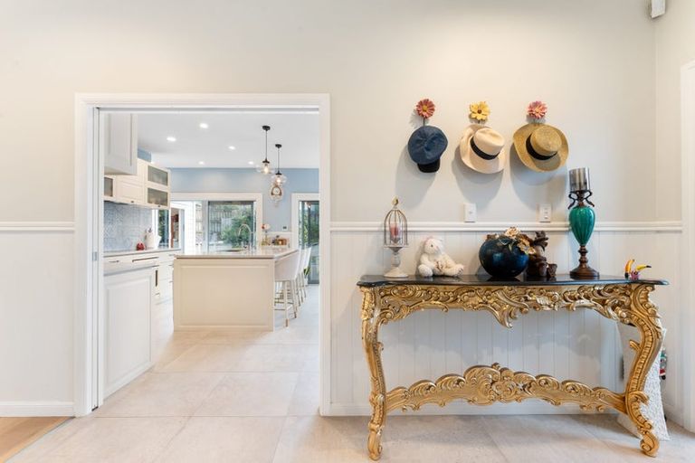 Photo of property in 17 Te Hoe Grove, Pinehill, Auckland, 0632