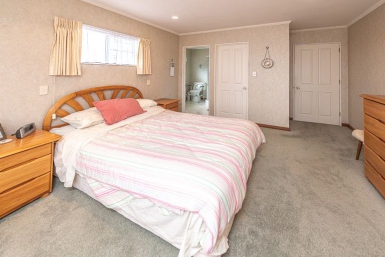 Photo of property in 10 Saint Helens Place, Tawhero, Whanganui, 4501