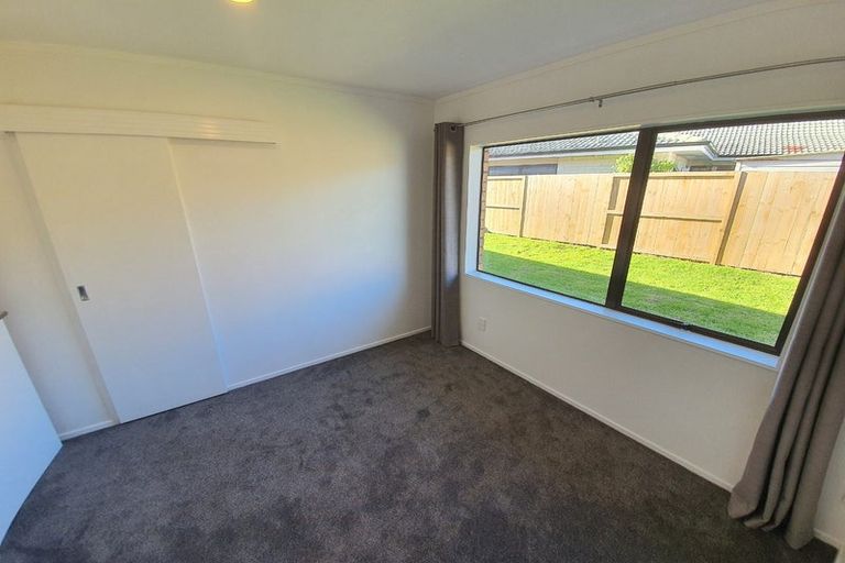 Photo of property in 129 Walter Strevens Drive, Conifer Grove, Takanini, 2112