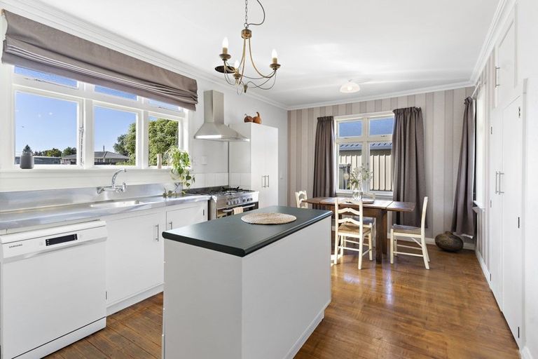 Photo of property in 28 Raglan Street, Lansdowne, Masterton, 5810