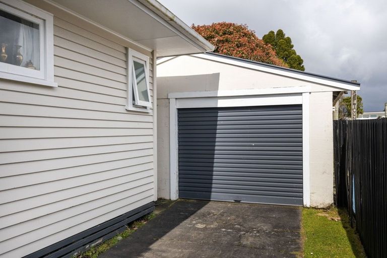 Photo of property in 6 Rarawa Place, Vogeltown, New Plymouth, 4310