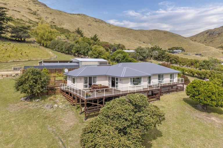 Photo of property in 77 Avoca Valley Road, Heathcote Valley, Christchurch, 8022