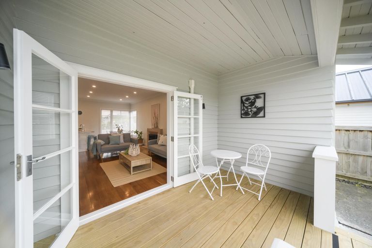 Photo of property in 9 Milverton Avenue, Hokowhitu, Palmerston North, 4410