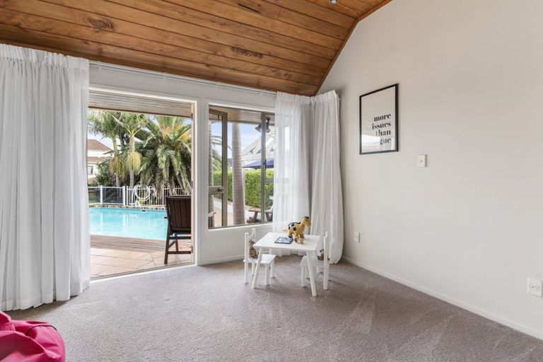 Photo of property in 77a The Parade, Bucklands Beach, Auckland, 2012