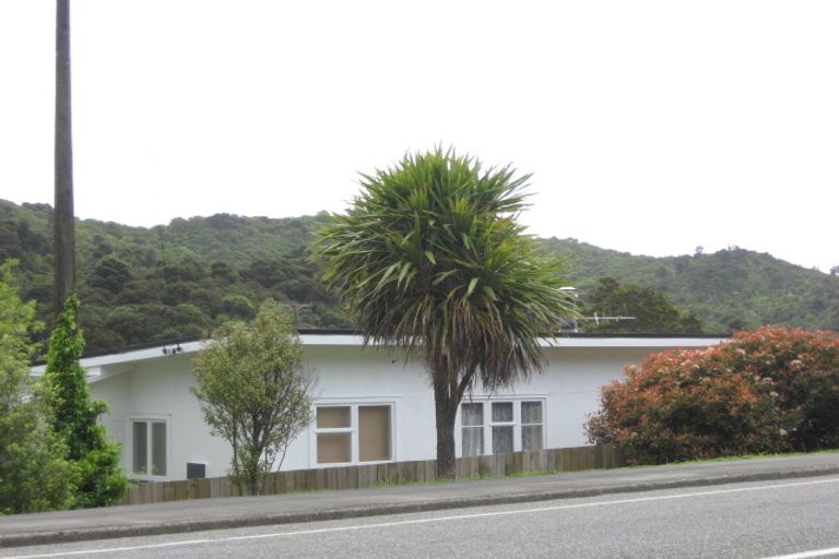 Photo of property in 137 Waikawa Road, Picton, 7220