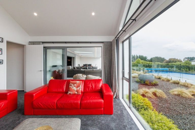 Photo of property in 12 Colquhoun Way, Kelvin Grove, Palmerston North, 4470