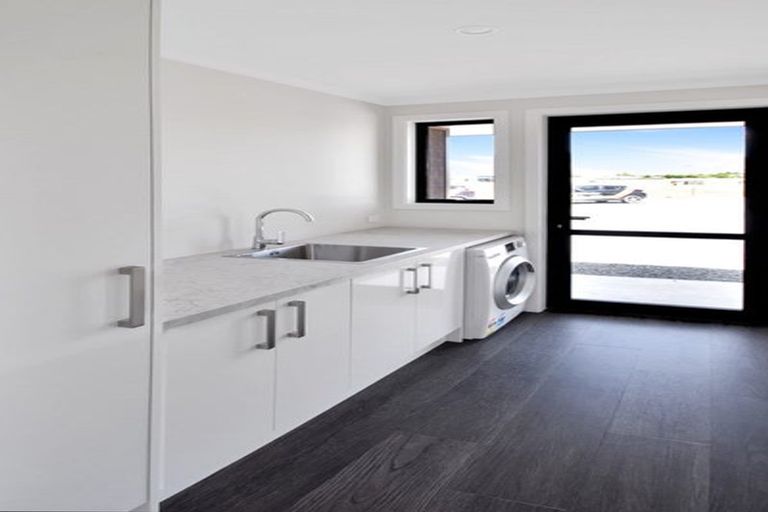 Photo of property in 6 Avlis Place, Twizel, 7901