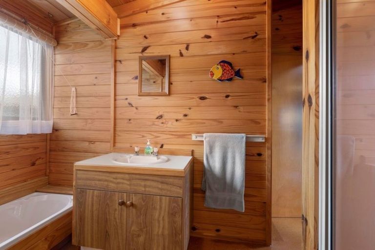 Photo of property in 19 Darroch Slope, Omaha, 0986