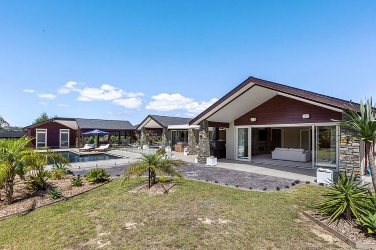 Photo of property in 8a Jelas Drive, Riverhead, 0820