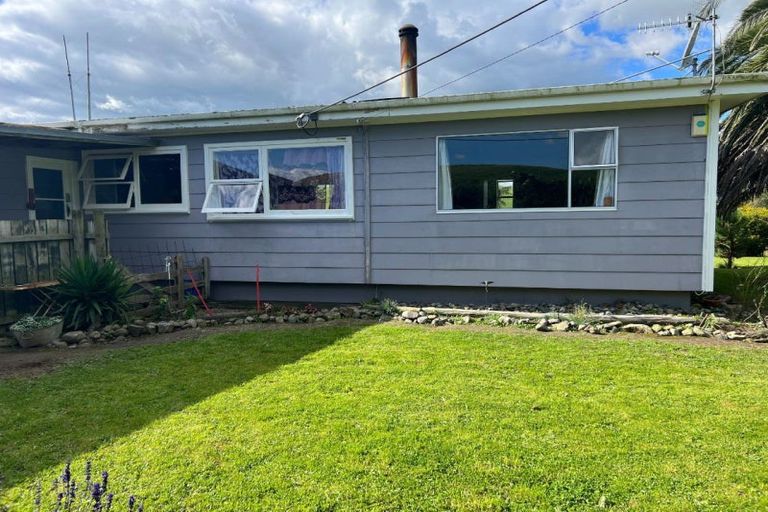 Photo of property in 48 Elliott Road, Woodville, 4998