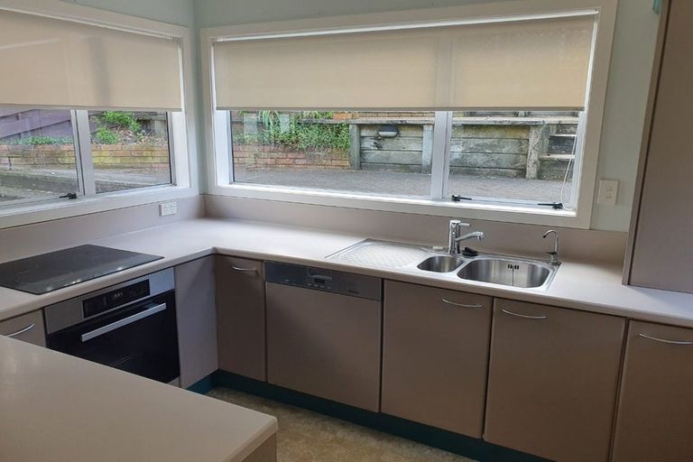 Photo of property in 71 Taylor Terrace, Tawa, Wellington, 5028