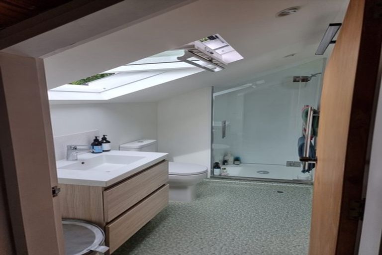 Photo of property in 18a Taungata Road, York Bay, Lower Hutt, 5013