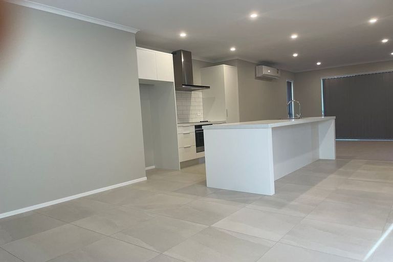 Photo of property in 24 Te Rito Road, Hobsonville, Auckland, 0616