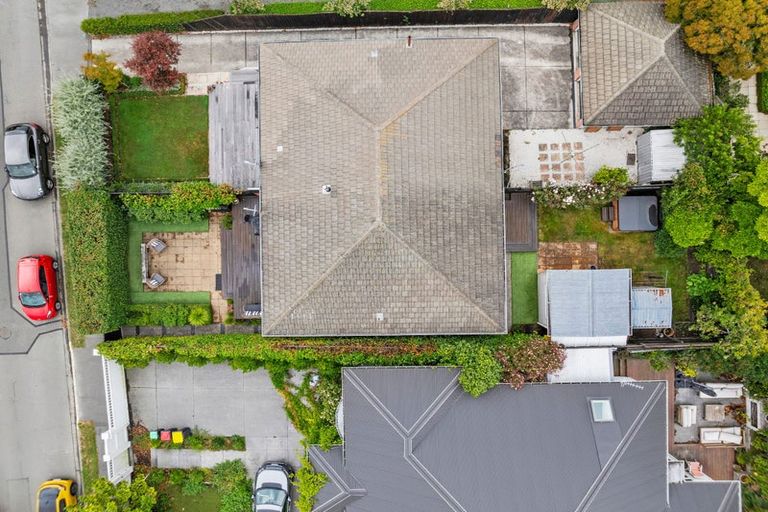 Photo of property in 2/110 Leinster Road, Merivale, Christchurch, 8014