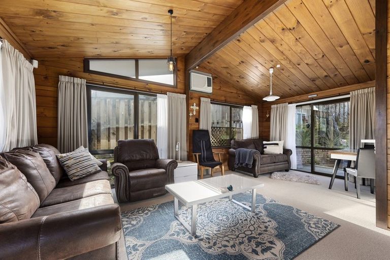 Photo of property in 108 Norana Road, Timberlea, Upper Hutt, 5018