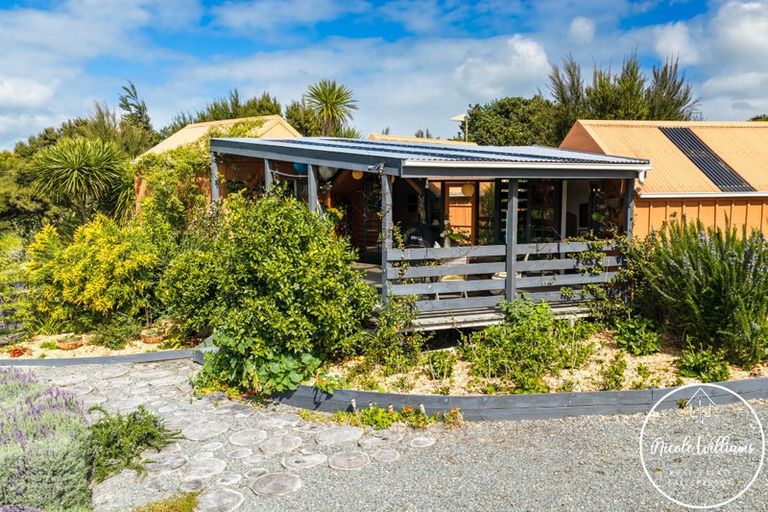 Photo of property in 39 Ngatoto Road, Tinopai, Matakohe, 0593