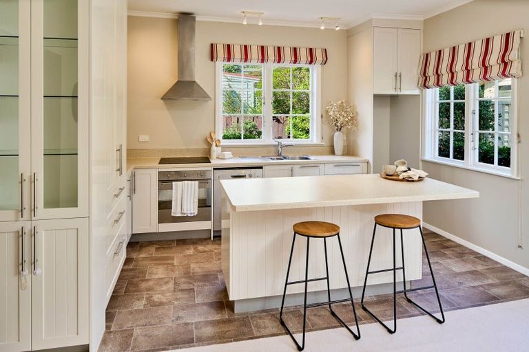 Photo of property in 13 Miro Street, Eastbourne, Lower Hutt, 5013