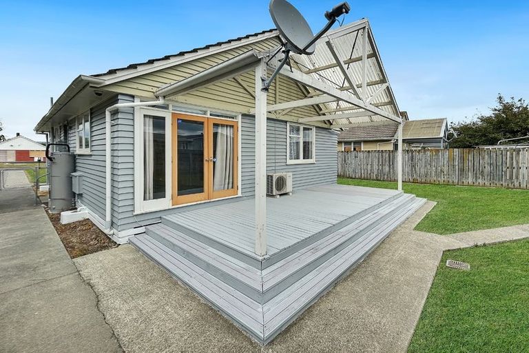 Photo of property in 35 Coventry Street, Highbury, Palmerston North, 4412