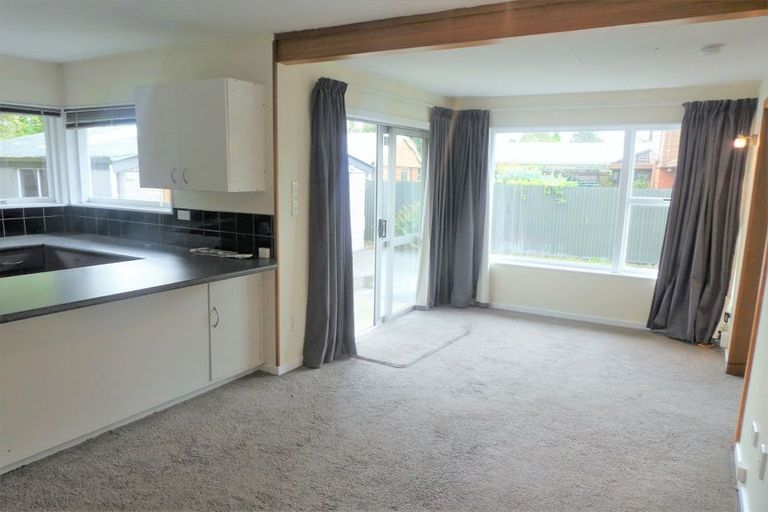 Photo of property in 11 Valerie Place, Redwood, Christchurch, 8051