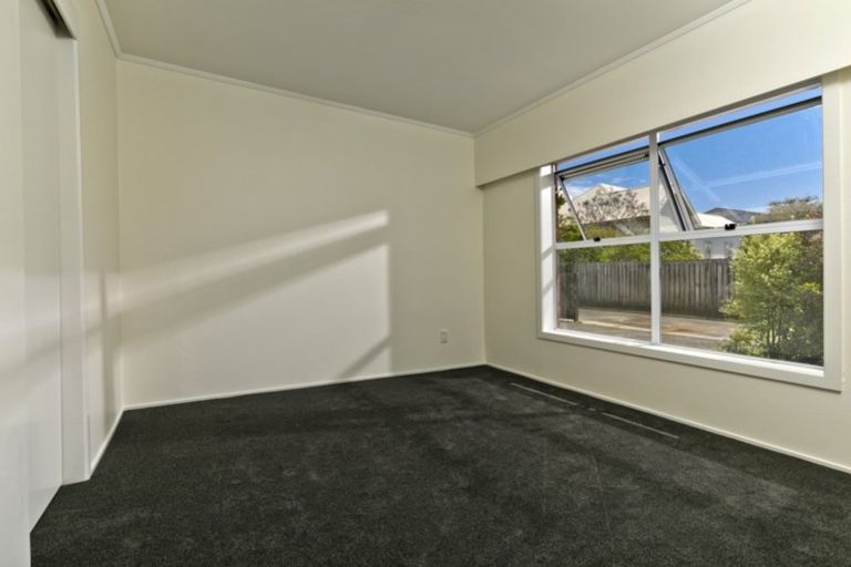 Photo of property in 1/24 Seabreeze Road, Narrow Neck, Auckland, 0624