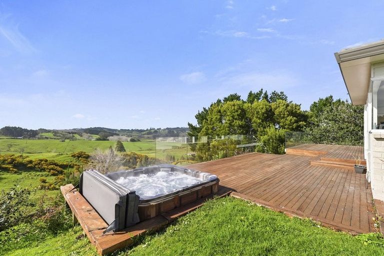 Photo of property in 233 Whitehills Road, Waitoki, Silverdale, 0994