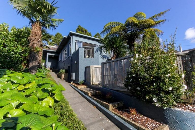 Photo of property in 211 Powderham Street, New Plymouth, 4310