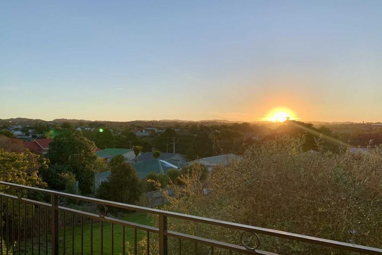 Photo of property in 10/6 Islington Avenue, New Lynn, Auckland, 0600