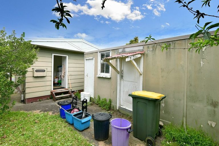 Photo of property in 14 Downer Street, Helensville, 0800