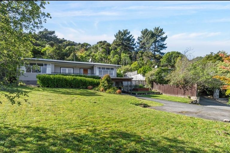 Photo of property in 8 James Grove, Stokes Valley, Lower Hutt, 5019