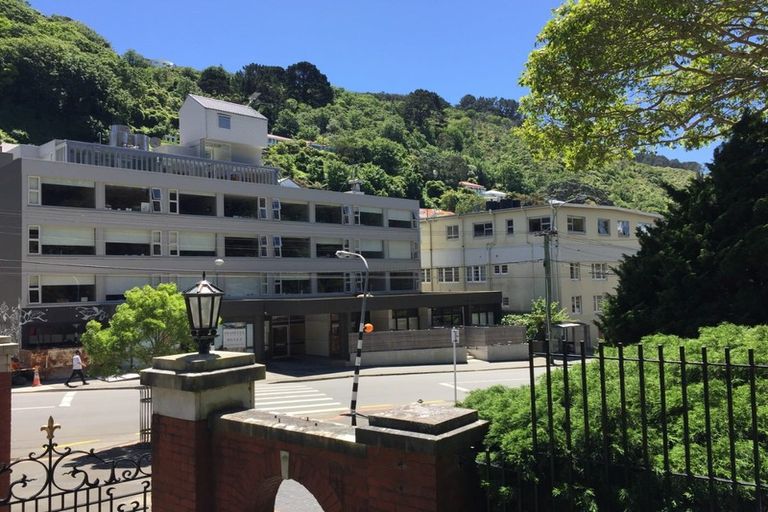 Photo of property in Sharella Living, 20 Glenmore Street, Thorndon, Wellington, 6011