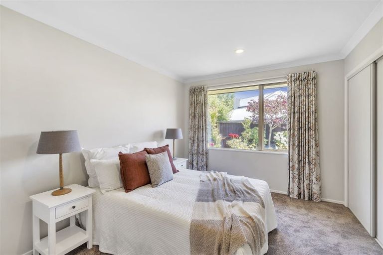 Photo of property in 8 Dunvegan Place, Harewood, Christchurch, 8051