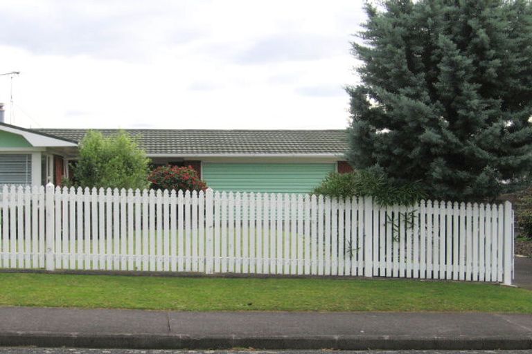 Photo of property in 61 O'halloran Road, Howick, Auckland, 2014