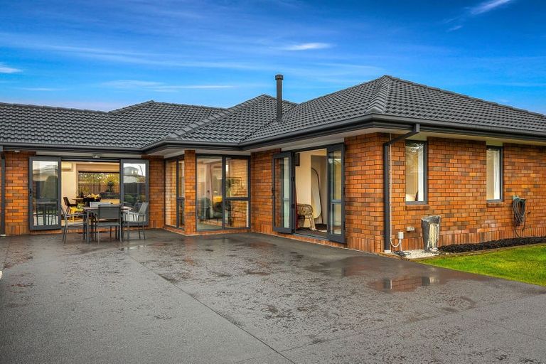 Photo of property in 16 Anglem Way, Northwood, Christchurch, 8051