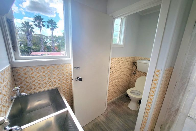 Photo of property in 105 Tidal Road, Mangere, Auckland, 2022