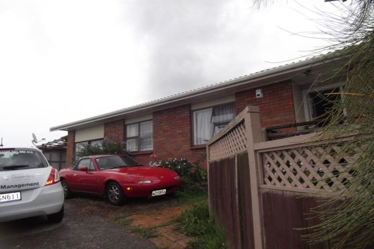 Photo of property in 79 Target Road, Totara Vale, Auckland, 0629