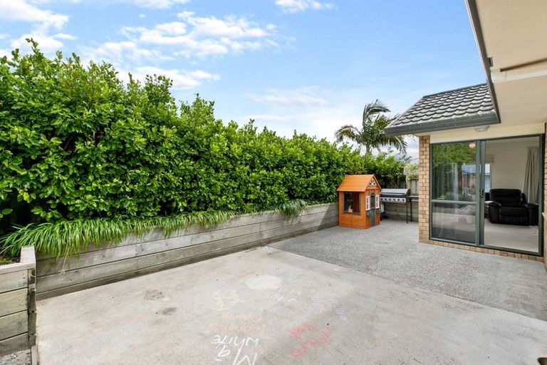 Photo of property in 32 Summerland Crescent, Papamoa Beach, Papamoa, 3118