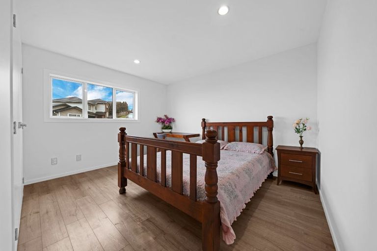 Photo of property in 110 Keri Vista Rise, Papakura, 2110