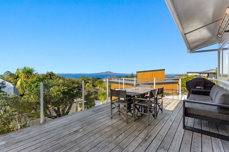 Photo of property in 99 Aberdeen Road, Castor Bay, Auckland, 0620
