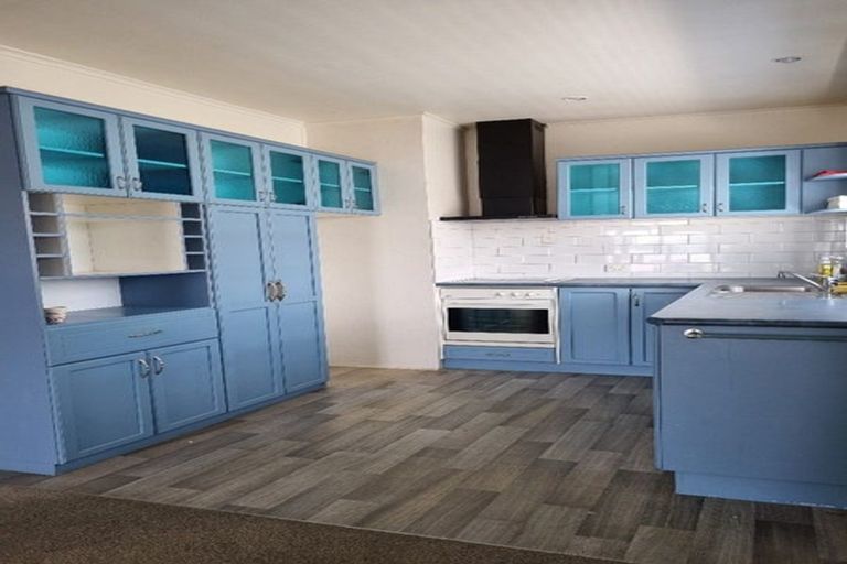 Photo of property in 49 Kiwi Esplanade, Mangere Bridge, Auckland, 2022