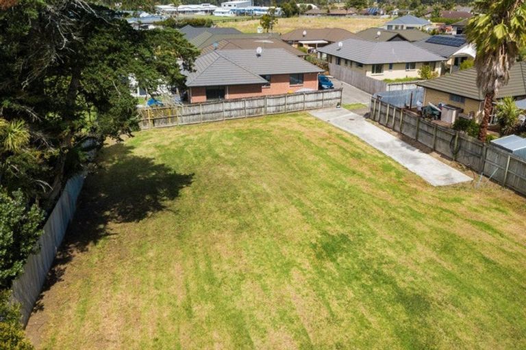 Photo of property in 12 Aitkenhead Court, Parakai, 0830