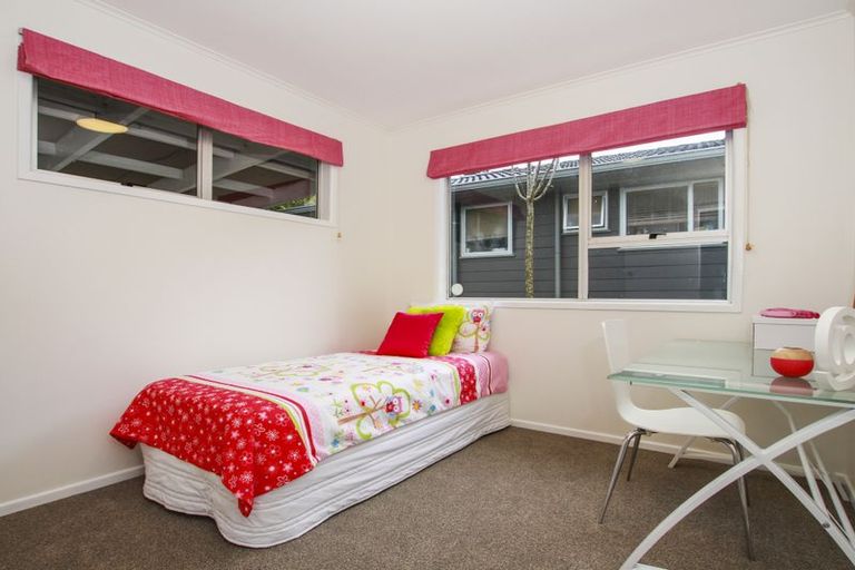 Photo of property in 3 Willowbrook Place, Titirangi, Auckland, 0604