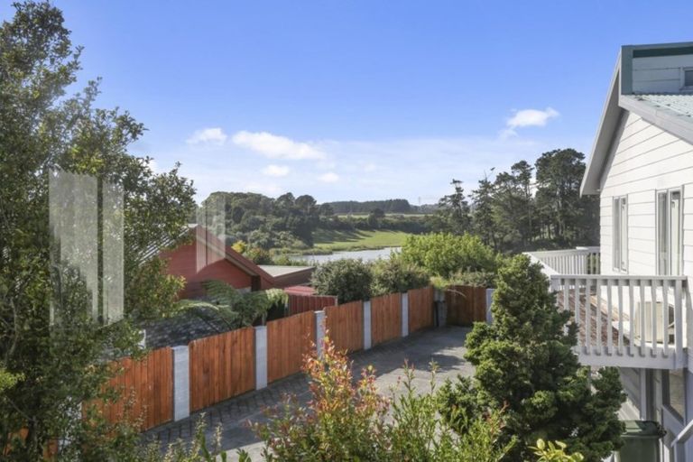 Photo of property in 18b Karamea Street, Whalers Gate, New Plymouth, 4310