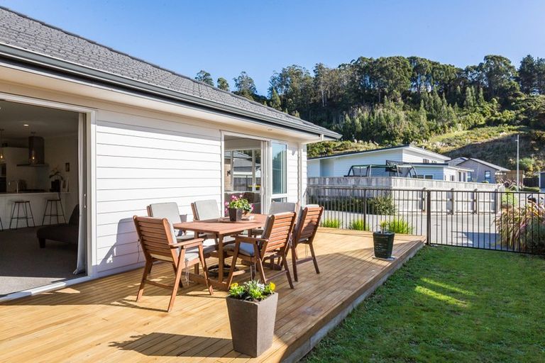 Photo of property in 26 Banks Boulevard, Whitby, Porirua, 5024